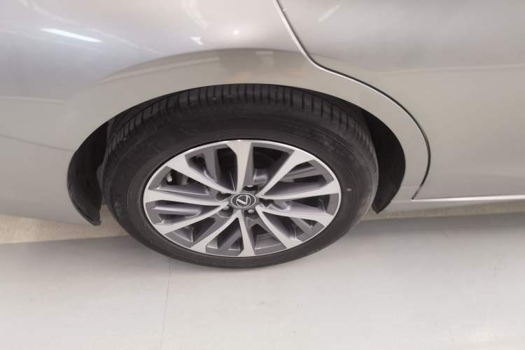 Used Lexus ES 2022 200 Excellence Edition
