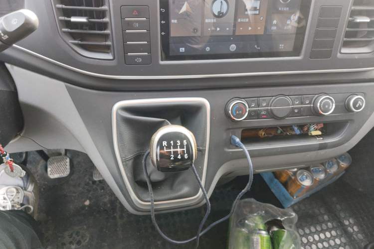 Used SAIC MAXUS Xintu V80 2021 2.0T Manual Classic Aoyuntong 127 PS Mid-axle Mid-roof 6/7/8/9-Seater