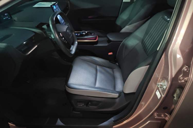 Used Toyota bZ3 2023 616 km Long-Range Premium
