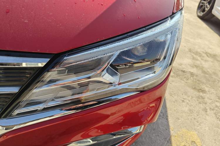 Used Roewe i5 2020 1.5L Automatic 4G Connect Luxury Flagship Edition
