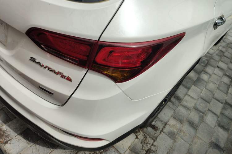 Used Hyundai Santa Fe 2017 2.0T Automatic All-Wheel Drive Smart 7-Seater
