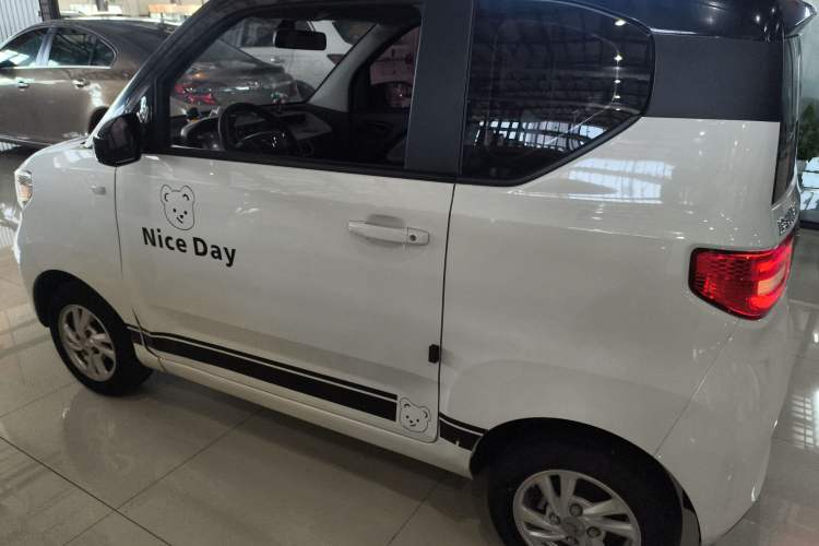 Used Wuling Hongguang MINIEV 2021 Macaron Fashion Model Lithium Iron Phosphate
