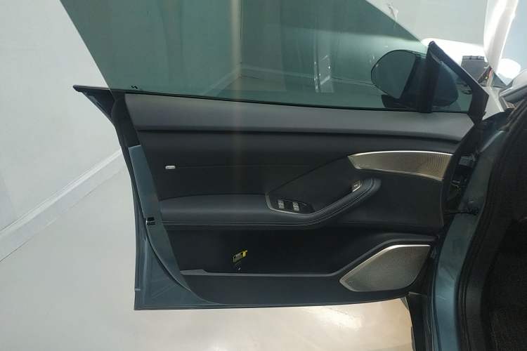 Used ONVO L60 2024 60 kWh All-Wheel Drive
