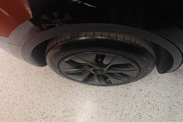 Used Tesla Model Y 2023 Rear-Wheel-Drive Version
