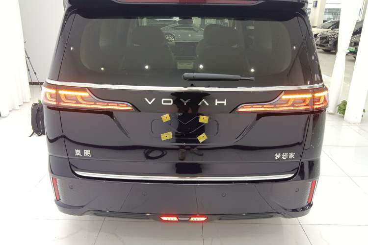 Used VOYAH Dream 2025 PHEV Four-Wheel-Drive Flagship Kunpeng Edition
