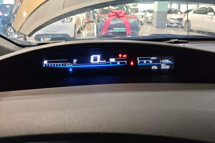 Used Honda Jade 2013 1.8L CVT Luxury Edition 5 seats
