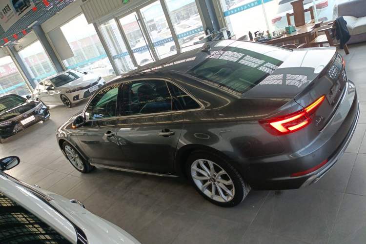 Used Audi A4L 2019 40 TFSI Fashion Edition China VI Emission Standard
