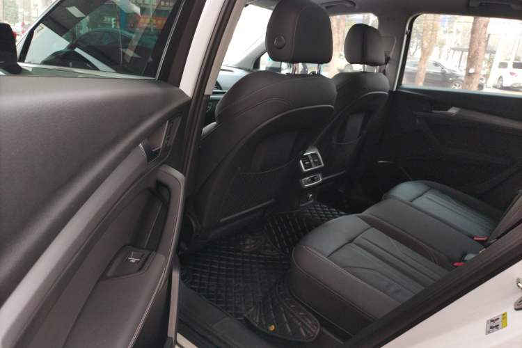 Used Audi Q5L 2022 40T Fashionable and Dynamic Model
