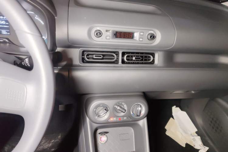 Used Wuling Hongguang New Energy 2024 All-Electric Model 300KM Practical Version
