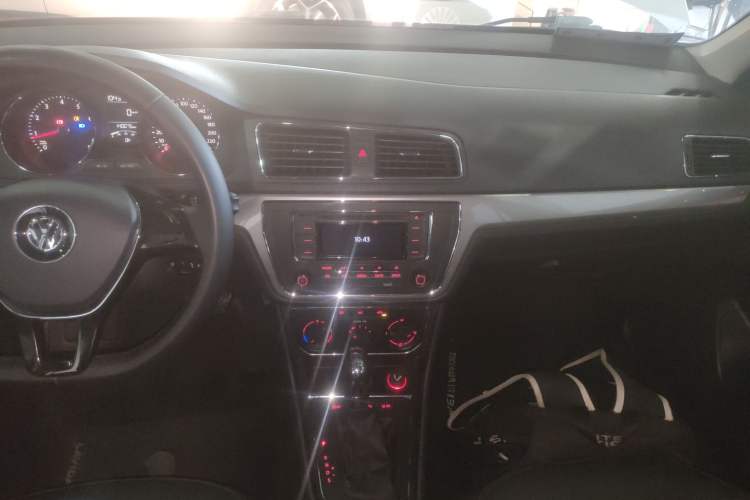 Used Volkswagen Lavida 2015 230TSI DSG Comfort Edition
