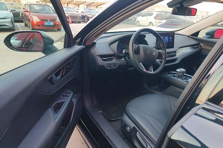 Used Hongqi E-QM5 2023 Revised Version Basic Travel Edition
