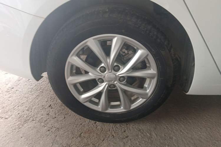 Used Roewe i5 2019 1.5L Automatic 4G Connected Langyue Edition
