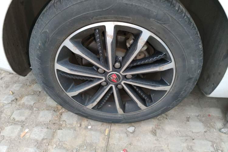 Used Roewe i5 2020 1.5L Automatic 4G Connect Luxury Flagship Edition
