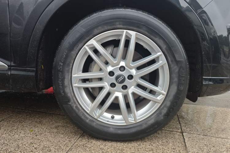 Used Audi Q7 2018 40 TFSI Comfort Model