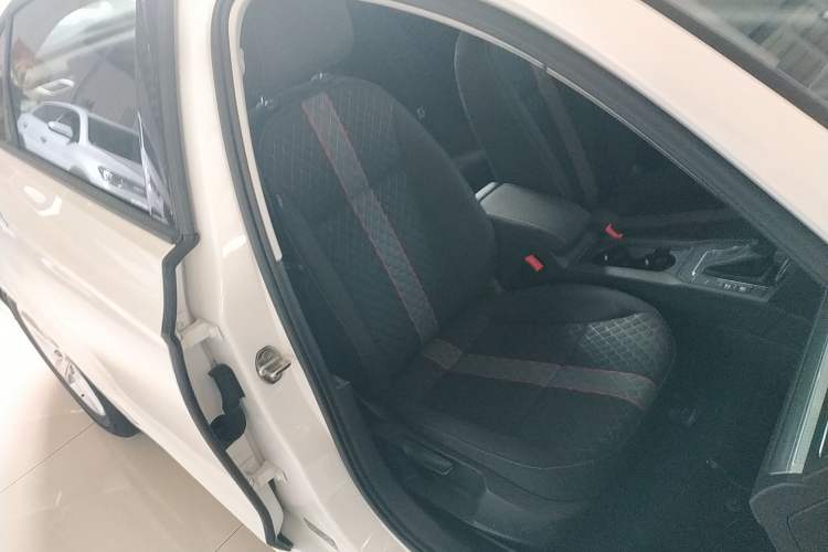 Used Volkswagen Lamando 2021 230TSI DSG Fashion Edition