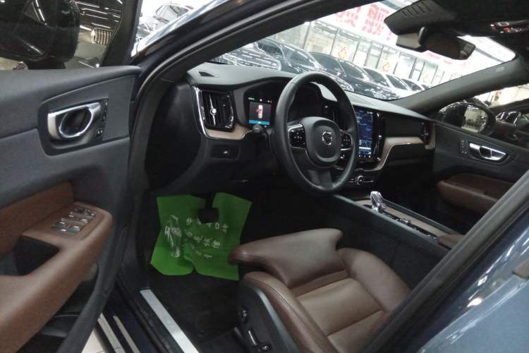 Used Volvo XC60 2024 B5 4x4 Smart Luxury Edition