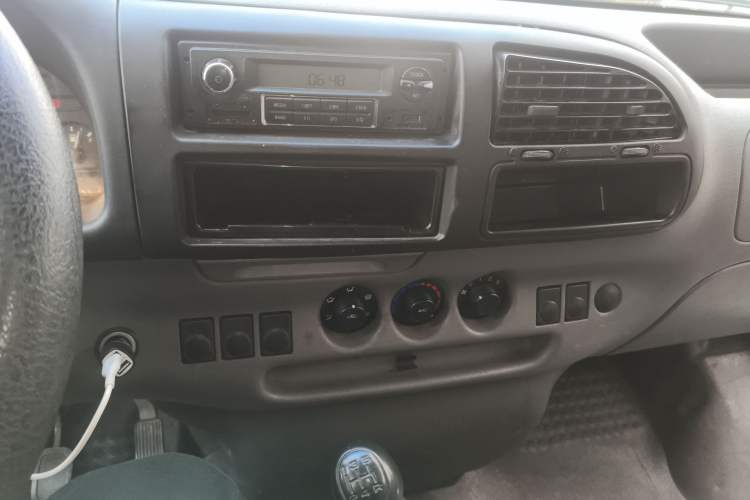 Used Ford Classic Transit 2016 2.8T Diesel Short-Wheelbase 6-Seater Mid-Roof Multifunction Vehicle JX493ZLQ4