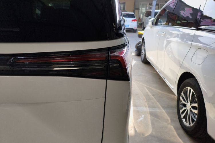 Used Buick GL8 New Energy 2025 Lu Shang Smart Enjoyment Edition 7-Seater
