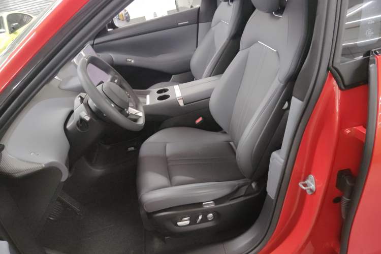 Used  YU7 2025 Ultra-Long Range High-Performance All-Wheel-Drive Max Edition