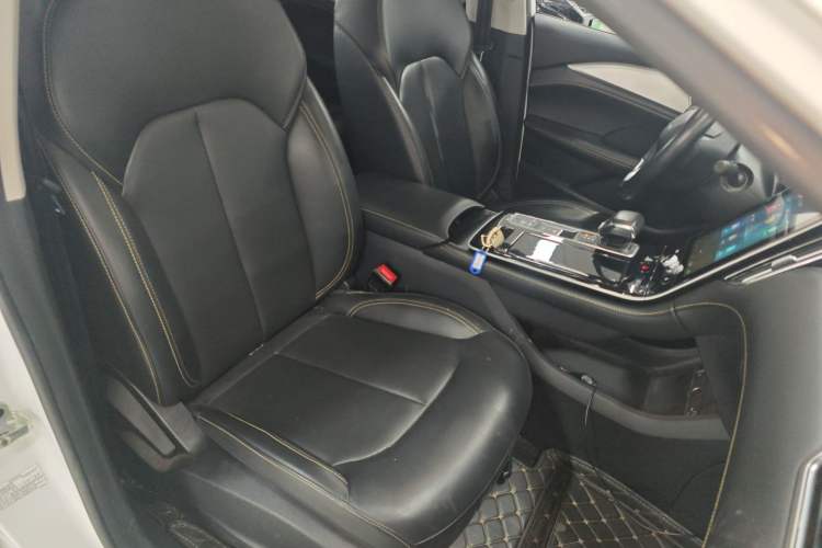 Used Roewe i6 MAX New Energy 2022 EV 600 Grand Touring Edition with Skyroof
