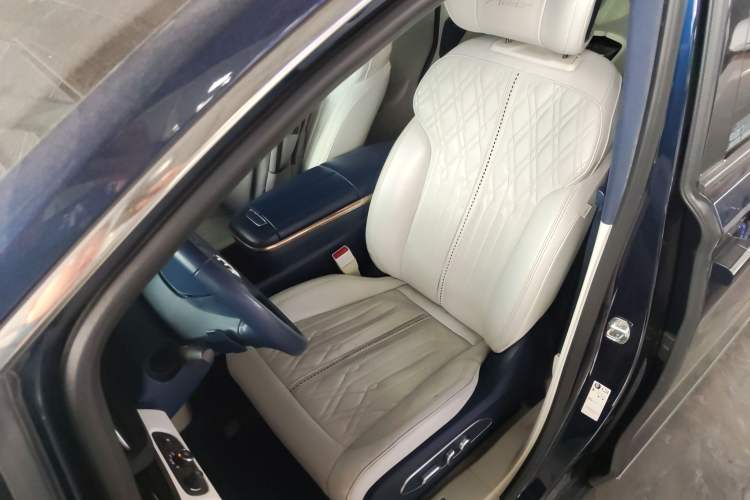 Used Buick GL8 2020 Avenir Avia Four-Seat Luxury Edition