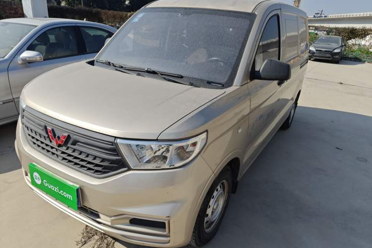 Used Wuling Hongguang V 2019 1.5L Jingqu Edition Sealed-Window Vehicle China VI LAR
