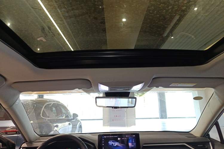 Used Toyota Wildlander 2023 Dual-Motor 2.5L E-CVT Four-Wheel Drive Prestige Edition
