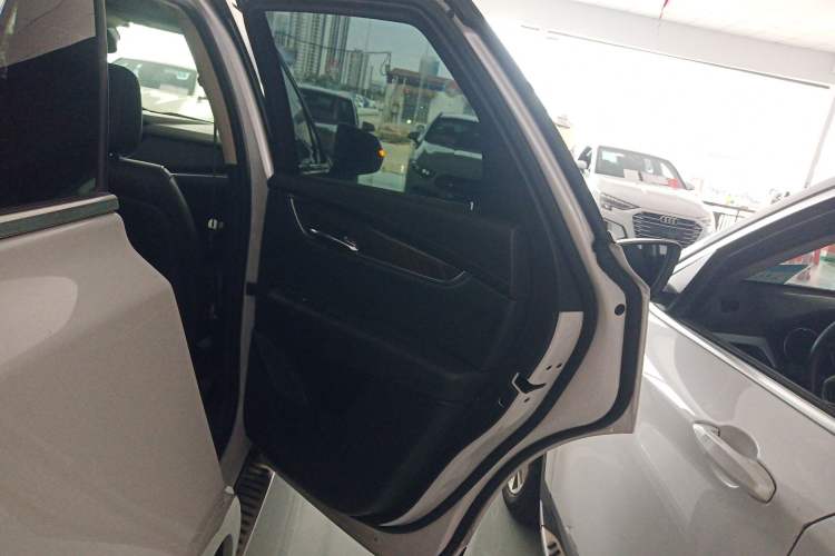 Used Cadillac XT5 2016 25T Luxury Model
