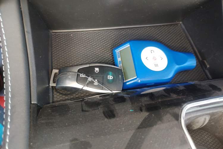 Used  BJ40 2023 2.0T Automatic Four-Wheel Drive Urban Hunter Edition Chivalrous Type
