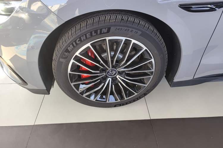 Used BYD Han 2025 EV with 701 km of Laser Radar-Enabled Intelligent Driving
