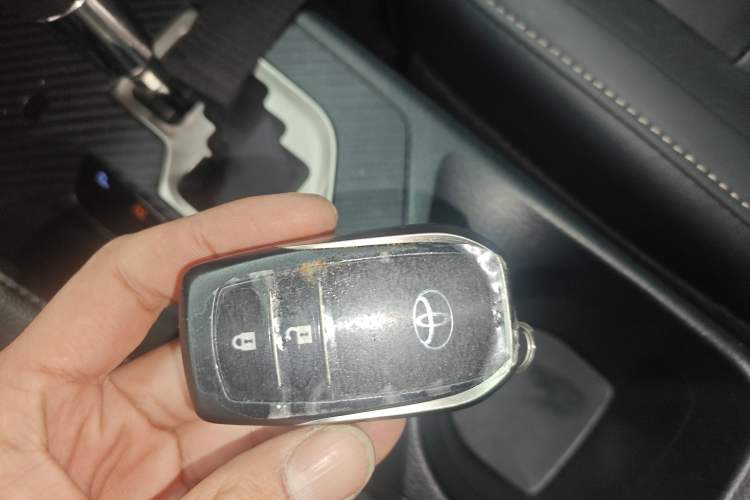 Used Toyota RAV4 2015 2.5L Automatic 4x4 Elite Edition
