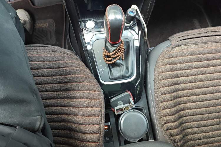 Used Volkswagen T-ROC 2018 280TSI DSG Two-Wheel-Drive Comfort Version China V Standard
