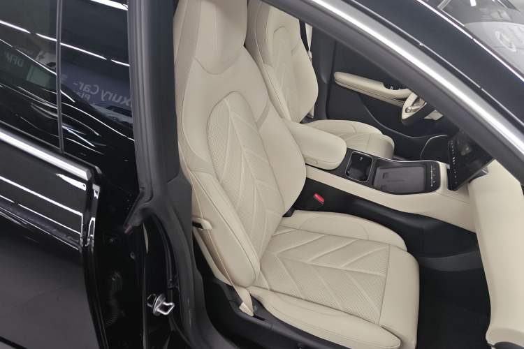 Used Nio ET5T 2025 75 kWh Touring
