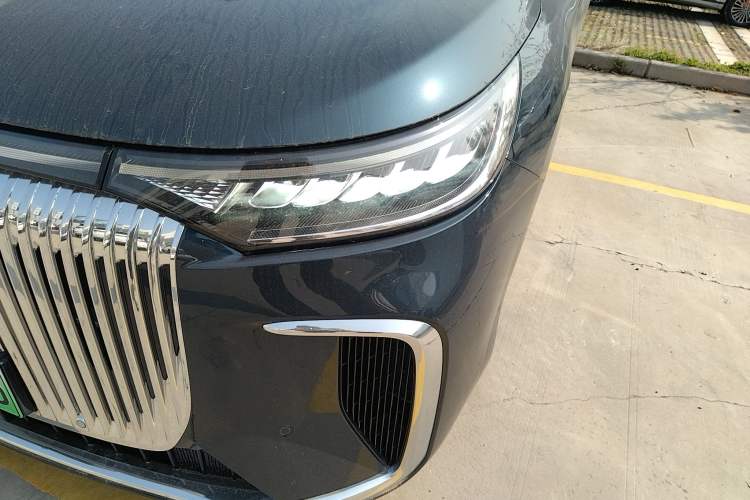 Used VOYAH Dream 2025 PHEV Four-Wheel-Drive Flagship Kunpeng Edition
