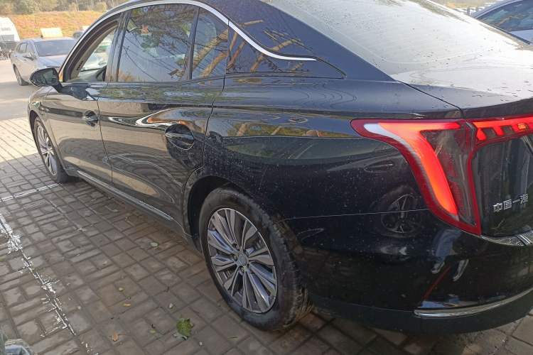 Used Hongqi E-QM5 2022 431 km Charge & Enjoy Edition
