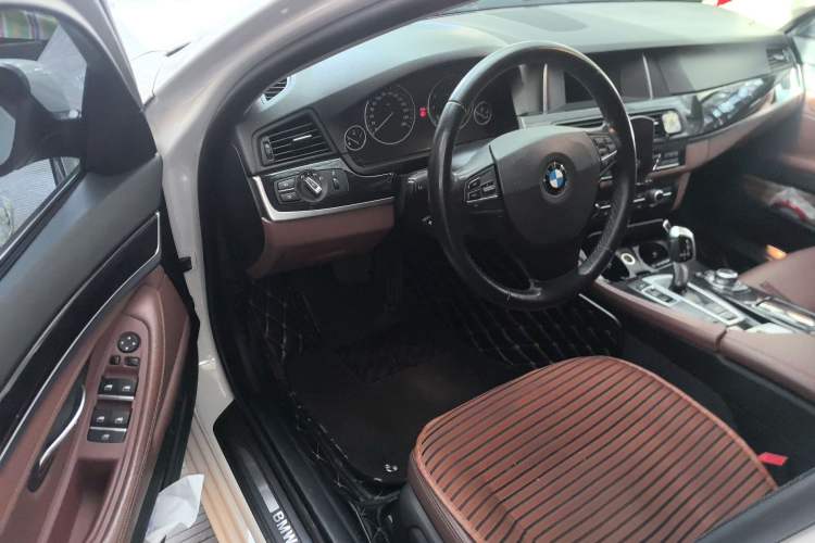 Used BMW 5 Series 2014 520Li Elegant Model

