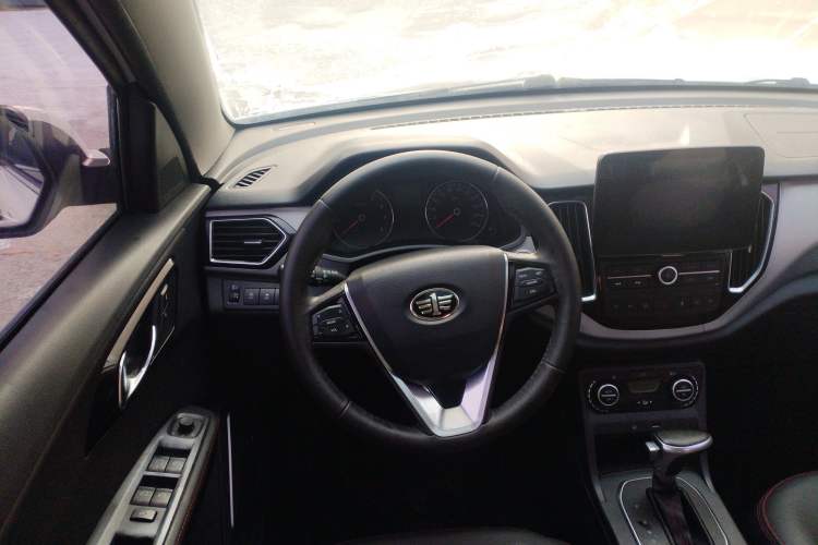 Used FAW Senya R7 2017 1.6L Automatic Smart Version
