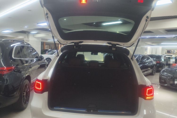 Used Mercedes-Benz GLC 2020 GLC 300 L 4MATIC Luxury Model
