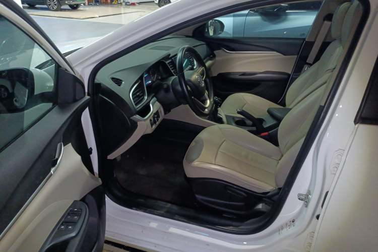 Used Buick GT 2018 15T Manual Elite Version China V Standard
