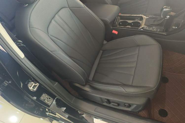 Used Volkswagen Passat 2025 Outstanding Model 330TSI Elite Edition
