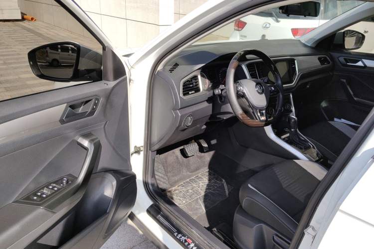 Used Volkswagen T-ROC 2020 230TSI DSG Two-Wheel Drive Advanced Version
