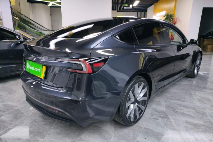 Used Tesla Model 3 2023 Long-Range All-Wheel-Drive Version