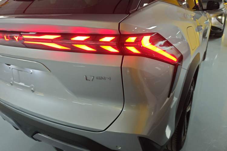 Used  L7 2025 EM-i 115km Exploration+ Edition