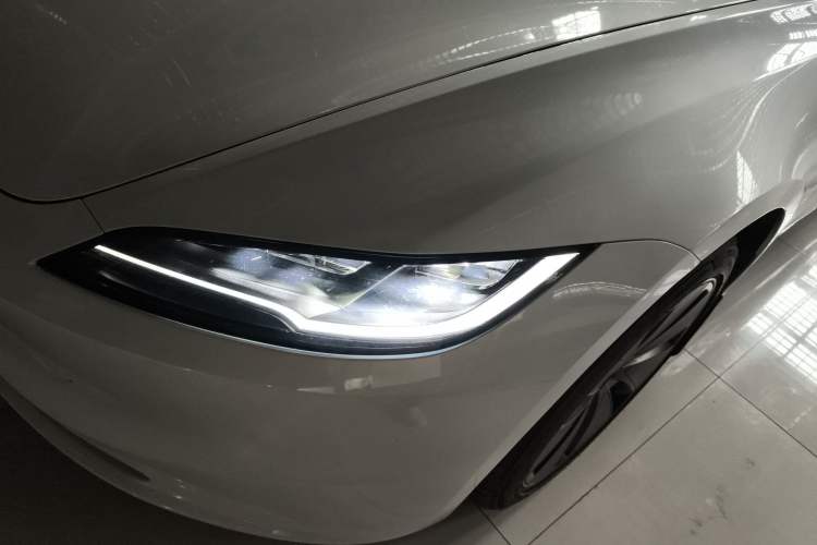 Used Tesla Model 3 2025 Rear-Wheel-Drive Version
