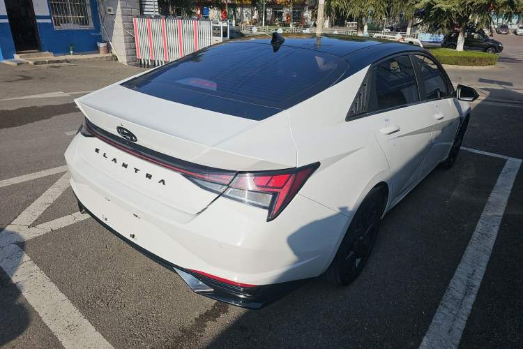 Used Hyundai Elantra 2021 1.5L CVT LUX Prestige Edition
