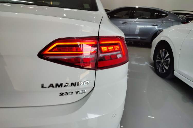 Used Volkswagen Lamando 2019 230TSI DSG Vision Edition China VI Standard
