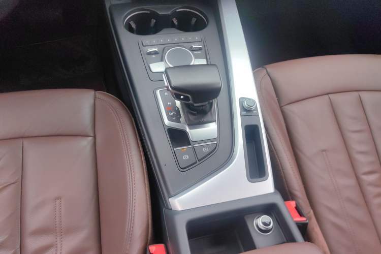 Used Audi A4L 2019 40 TFSI Fashion Edition China VI Emission Standard