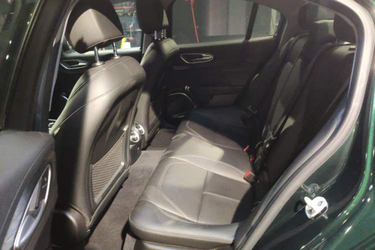 Used Alfa Romeo Giulia 2021 2.0T 280HP Luxury Edition
