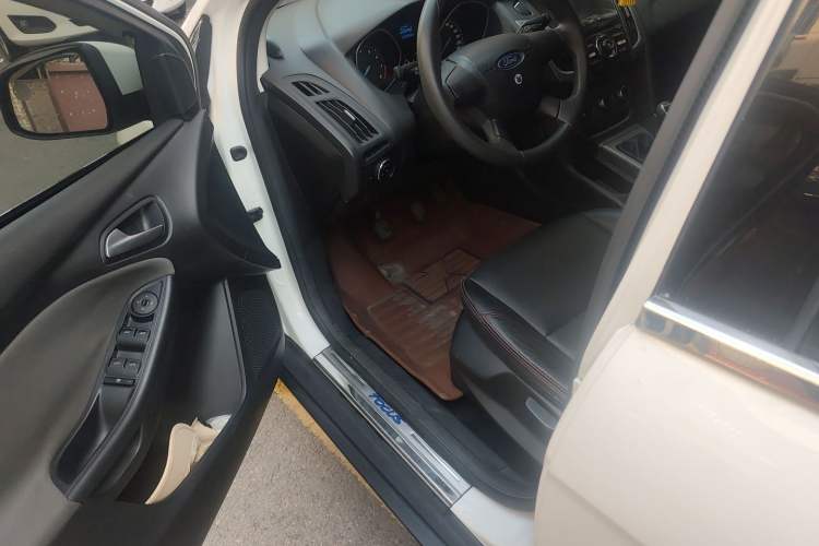 Used Ford Focus 2012 Hatchback 1.6L Manual Comfort Model