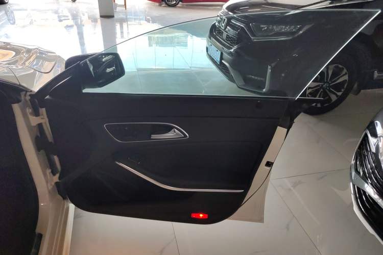 Used Mercedes-Benz CLA 2014 CLA 260 4MATIC
